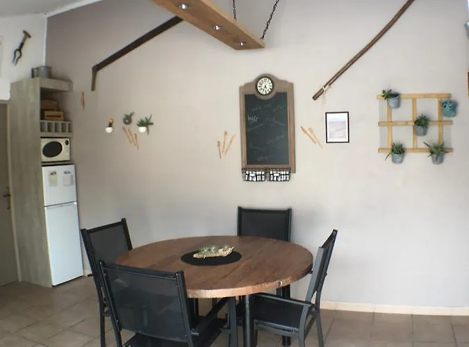 Escandia Bed & Breakfast 4*